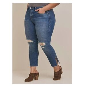TORRID Straight Classic Denim High-Rise Studded Jean Size 20R